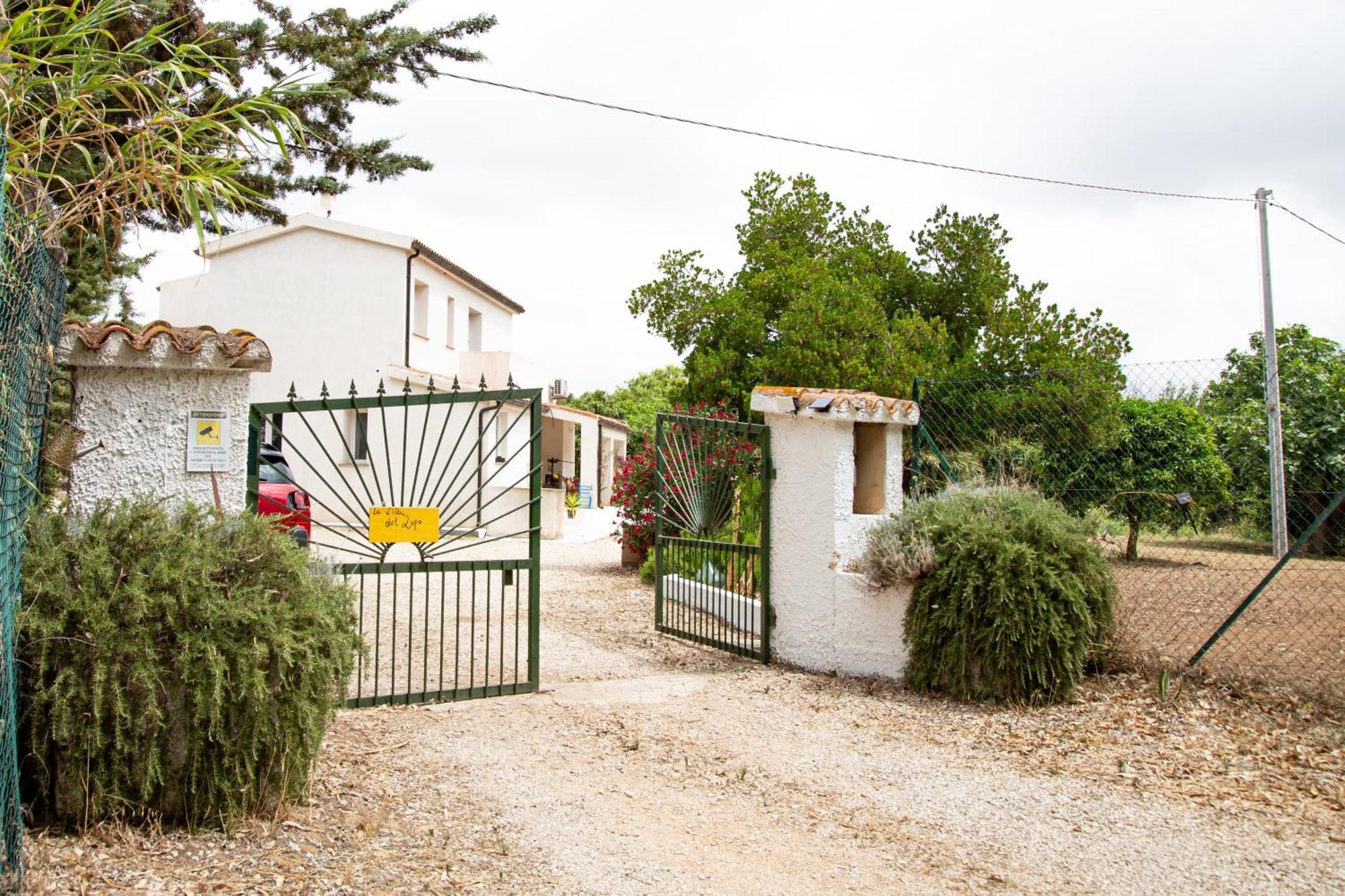 Villa Del Lupo Santa Maria la Palma Exteriör bild
